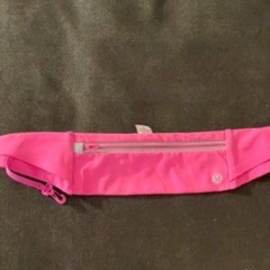 Lululemon Fast and Free Running Belt.